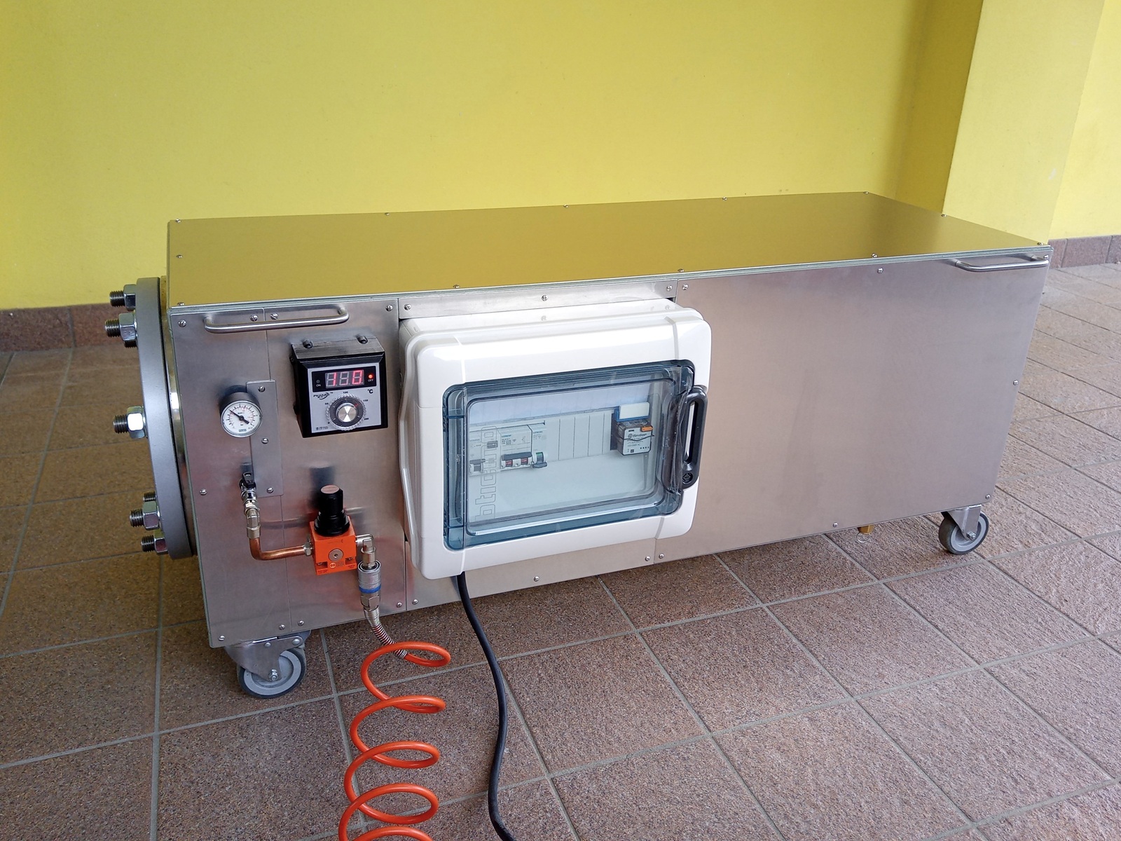 Vulcanizzazione della gomma del rullo in autoclave