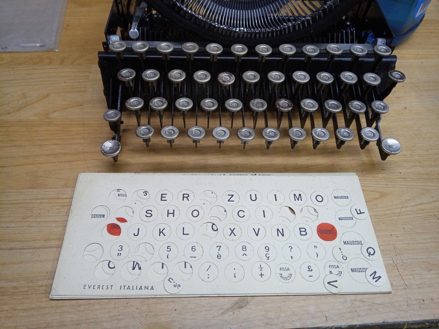 Dettaglio del restauro della Everest Mod. 44