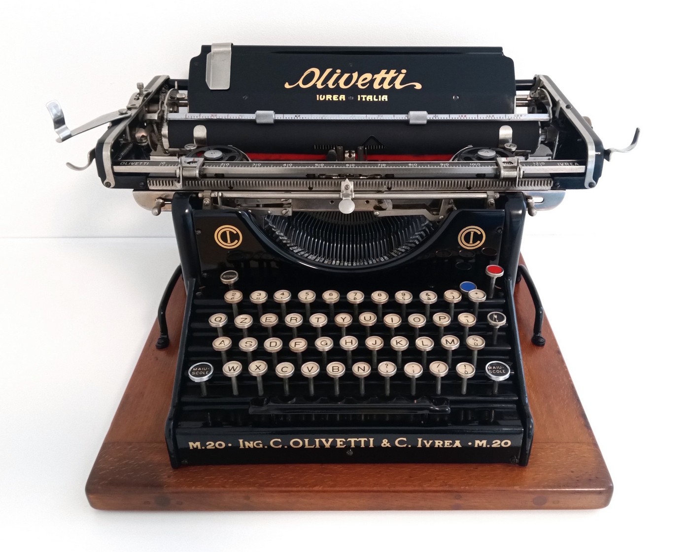 Macchina per scrivere Olivetti M20 dopo il restauro