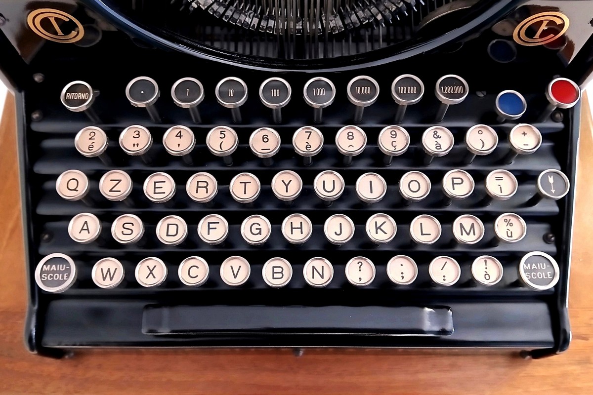 Olivetti M20 - tastiera vetrata dopo il restauro