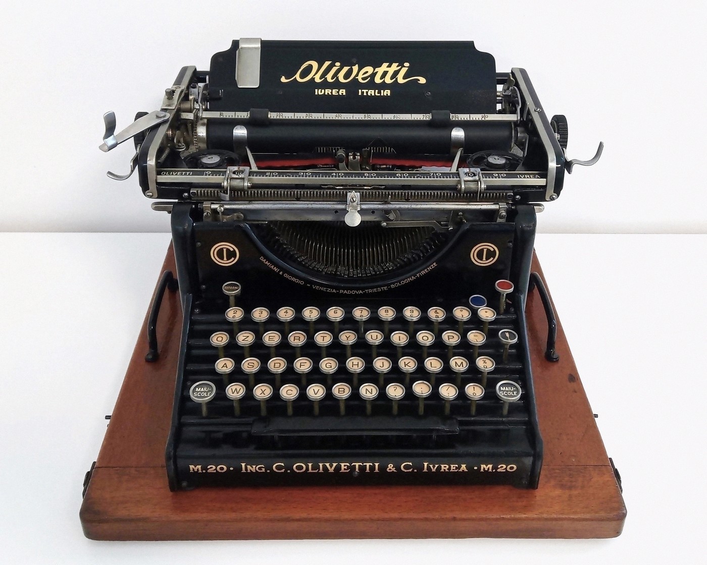Macchina per scrivere Olivetti M20 dopo il restauro