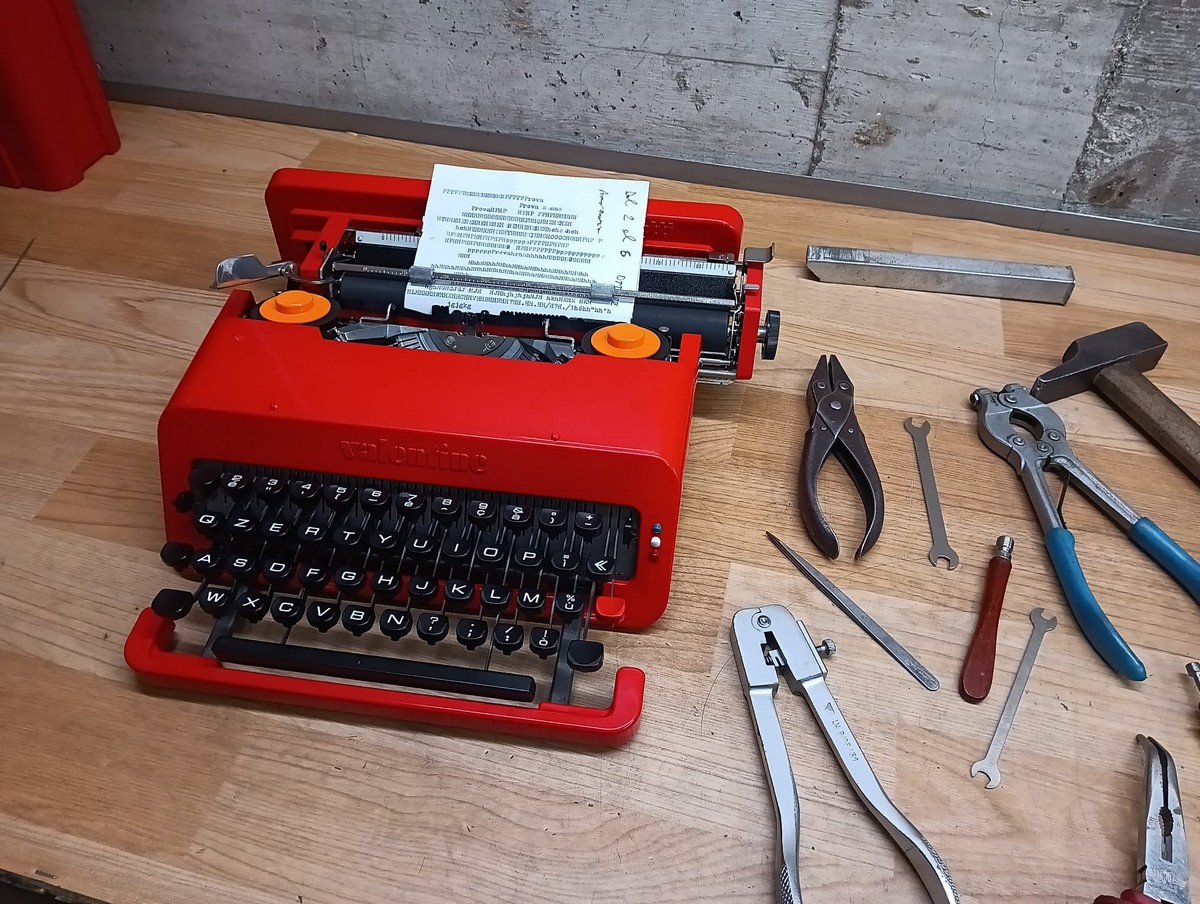 Olivetti Valentine - registrazione e allineamento dei caratteri
